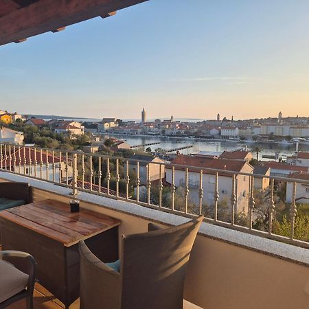 Apartments Ivic Rab Town Ngoại thất bức ảnh