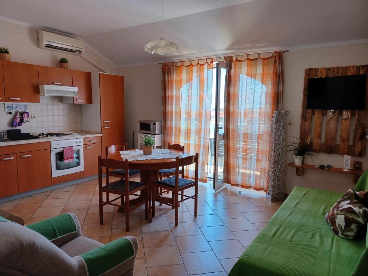Apartments Ivic Rab Town Ngoại thất bức ảnh