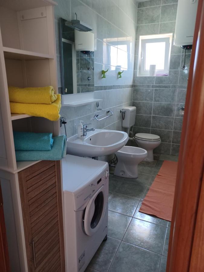 Apartments Ivic Rab Town Ngoại thất bức ảnh
