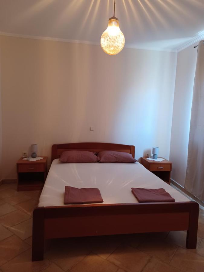 Apartments Ivic Rab Town Ngoại thất bức ảnh