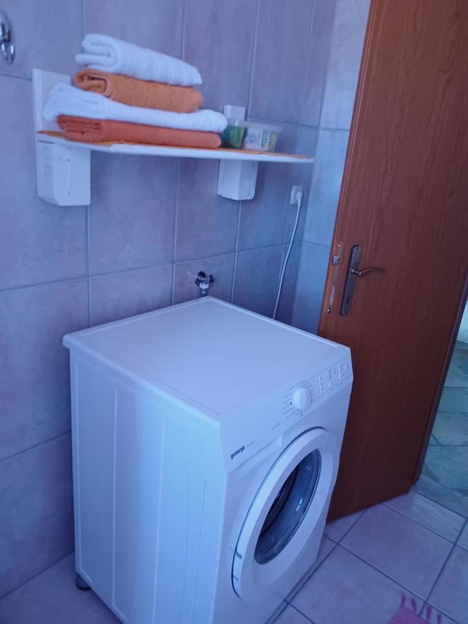 Apartments Ivic Rab Town Ngoại thất bức ảnh