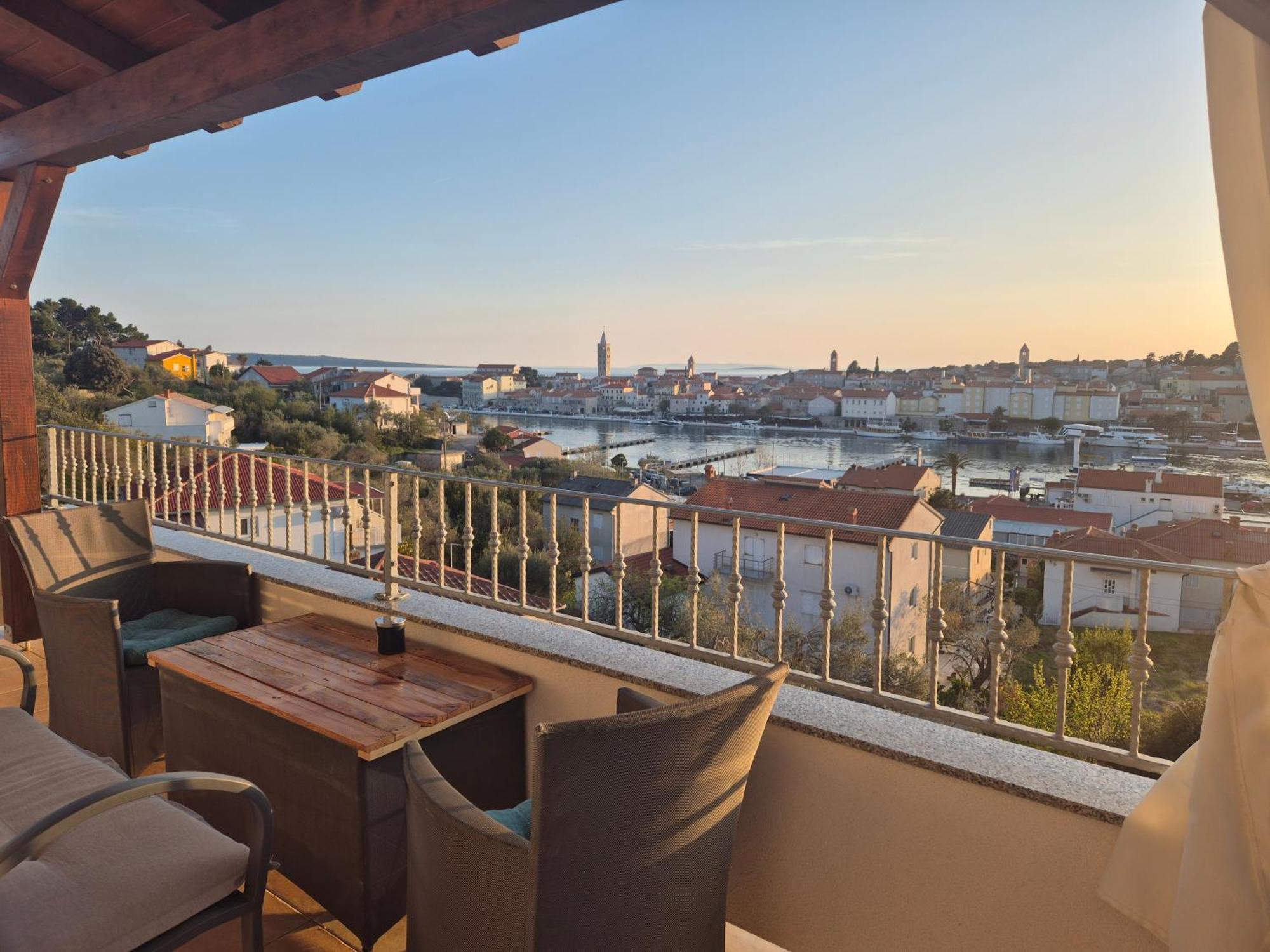 Apartments Ivic Rab Town Ngoại thất bức ảnh