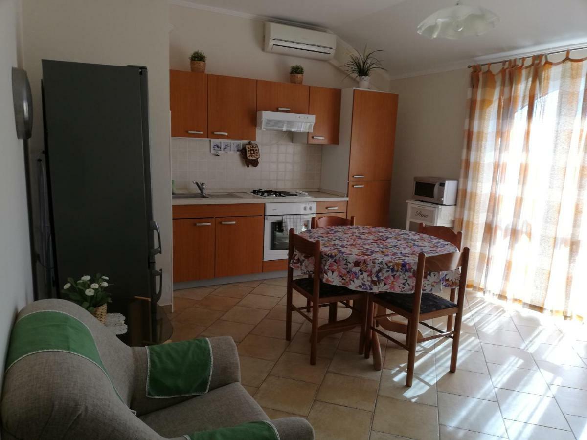 Apartments Ivic Rab Town Ngoại thất bức ảnh